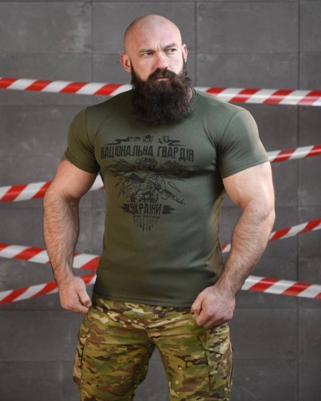 Футболка з принтом