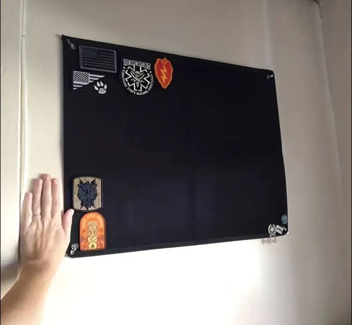 Дошка-органайзер для шевронів на липучці
